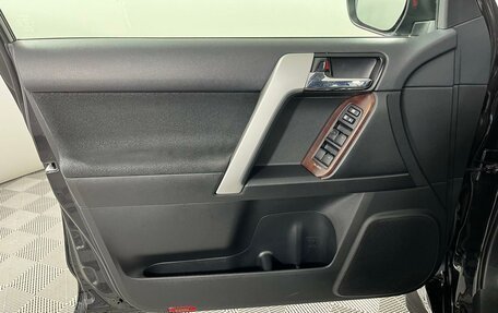 Toyota Land Cruiser Prado 150 рестайлинг 2, 2016 год, 4 599 000 рублей, 9 фотография