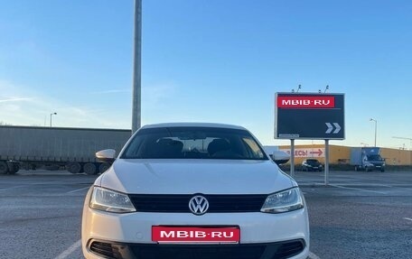 Volkswagen Jetta VI, 2014 год, 1 000 000 рублей, 1 фотография