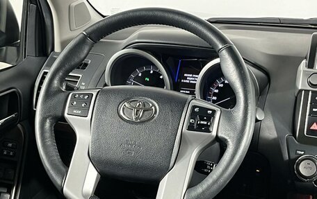 Toyota Land Cruiser Prado 150 рестайлинг 2, 2016 год, 4 599 000 рублей, 16 фотография