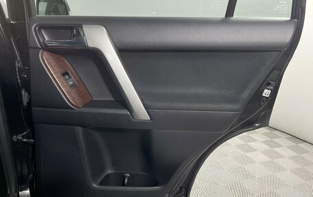 Toyota Land Cruiser Prado 150 рестайлинг 2, 2016 год, 4 599 000 рублей, 24 фотография