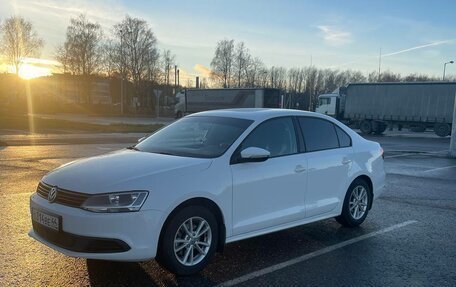Volkswagen Jetta VI, 2014 год, 1 000 000 рублей, 2 фотография