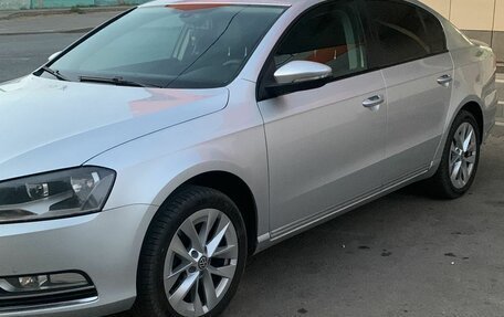 Volkswagen Passat B7, 2011 год, 1 200 000 рублей, 4 фотография