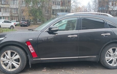 Infiniti FX II, 2012 год, 1 000 000 рублей, 2 фотография