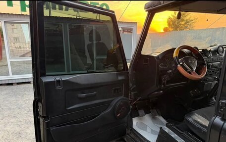 Land Rover Defender I, 2009 год, 2 000 000 рублей, 7 фотография