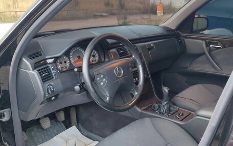 Mercedes-Benz E-Класс, 2001 год, 950 000 рублей, 14 фотография