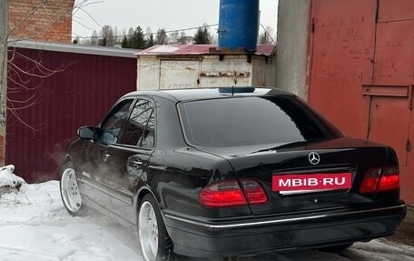 Mercedes-Benz E-Класс, 2001 год, 950 000 рублей, 8 фотография