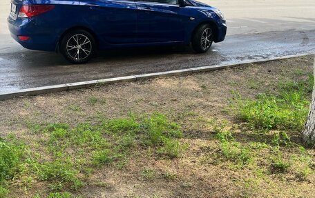 Hyundai Solaris II рестайлинг, 2011 год, 690 000 рублей, 2 фотография