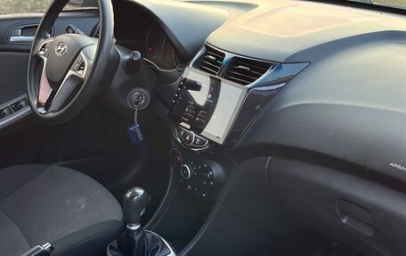 Hyundai Solaris II рестайлинг, 2011 год, 690 000 рублей, 6 фотография