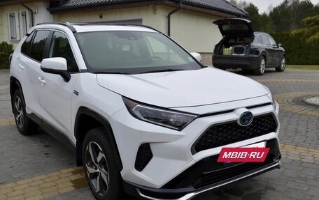 Toyota RAV4, 2021 год, 2 900 000 рублей, 2 фотография