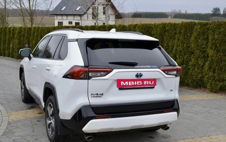 Toyota RAV4, 2021 год, 2 900 000 рублей, 3 фотография