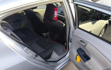 Honda Insight II рестайлинг, 2009 год, 1 000 000 рублей, 13 фотография