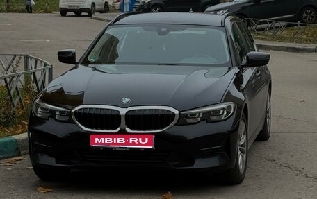 BMW 3 серия, 2019 год, 2 390 000 рублей, 1 фотография