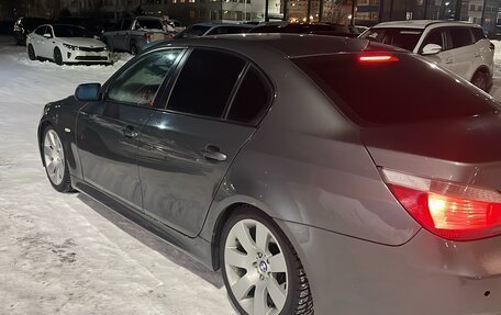 BMW 5 серия, 2004 год, 750 000 рублей, 3 фотография