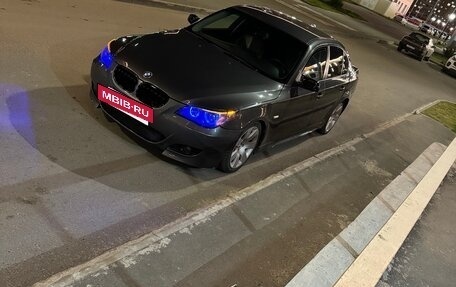 BMW 5 серия, 2004 год, 750 000 рублей, 7 фотография