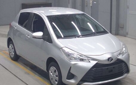 Toyota Vitz, 2017 год, 820 000 рублей, 1 фотография