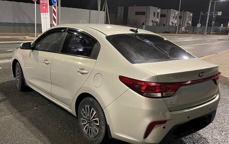 KIA Rio IV, 2018 год, 1 000 000 рублей, 5 фотография