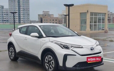 Toyota C-HR I рестайлинг, 2020 год, 2 200 000 рублей, 1 фотография