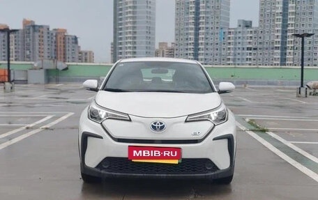 Toyota C-HR I рестайлинг, 2020 год, 2 200 000 рублей, 2 фотография