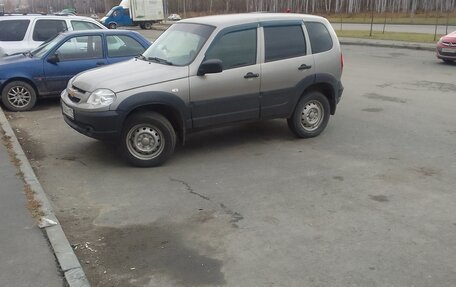 Chevrolet Niva I рестайлинг, 2018 год, 760 000 рублей, 2 фотография