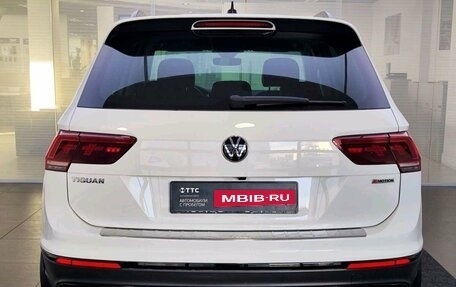 Volkswagen Tiguan II, 2019 год, 3 045 000 рублей, 6 фотография