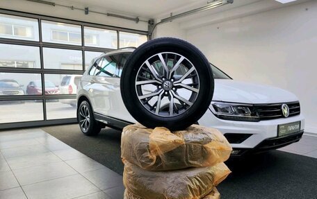 Volkswagen Tiguan II, 2019 год, 3 045 000 рублей, 19 фотография