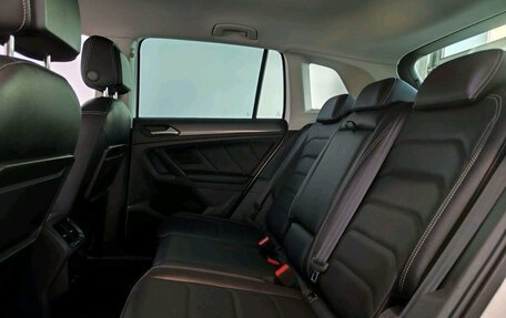 Volkswagen Tiguan II, 2019 год, 3 045 000 рублей, 12 фотография