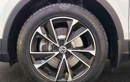 Volkswagen Tiguan II, 2019 год, 3 045 000 рублей, 18 фотография