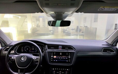 Volkswagen Tiguan II, 2019 год, 3 045 000 рублей, 14 фотография