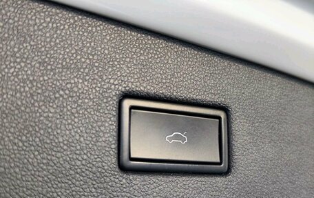 Volkswagen Tiguan II, 2019 год, 3 045 000 рублей, 24 фотография