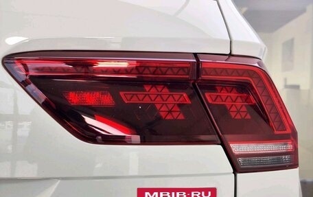 Volkswagen Tiguan II, 2019 год, 3 045 000 рублей, 23 фотография