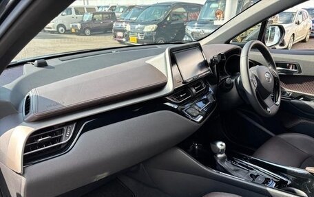 Toyota C-HR I рестайлинг, 2018 год, 1 150 000 рублей, 12 фотография