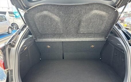 Toyota C-HR I рестайлинг, 2018 год, 1 150 000 рублей, 19 фотография