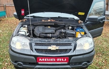 Chevrolet Niva I рестайлинг, 2016 год, 670 000 рублей, 5 фотография