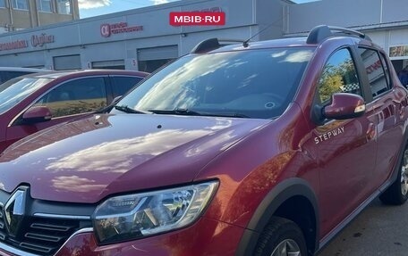 Renault Sandero II рестайлинг, 2019 год, 1 290 000 рублей, 2 фотография