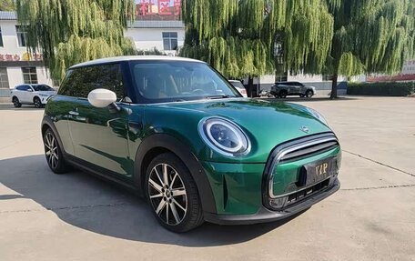 MINI Hatch, 2022 год, 2 250 000 рублей, 2 фотография