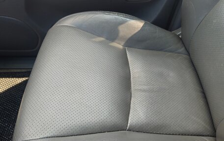 Toyota Land Cruiser Prado 120 рестайлинг, 2004 год, 1 750 000 рублей, 10 фотография