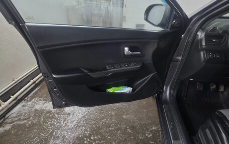 KIA Rio III рестайлинг, 2016 год, 900 000 рублей, 7 фотография