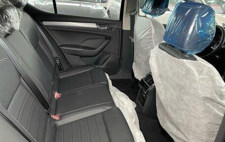 Skoda Superb III рестайлинг, 2025 год, 2 200 000 рублей, 10 фотография