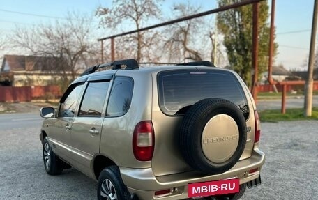 Chevrolet Niva I рестайлинг, 2004 год, 390 000 рублей, 7 фотография