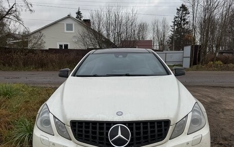 Mercedes-Benz E-Класс, 2011 год, 1 300 000 рублей, 1 фотография