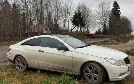 Mercedes-Benz E-Класс, 2011 год, 1 300 000 рублей, 4 фотография