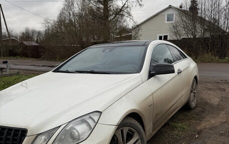 Mercedes-Benz E-Класс, 2011 год, 1 300 000 рублей, 2 фотография