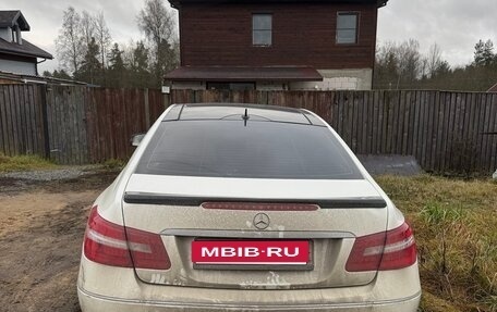 Mercedes-Benz E-Класс, 2011 год, 1 300 000 рублей, 3 фотография