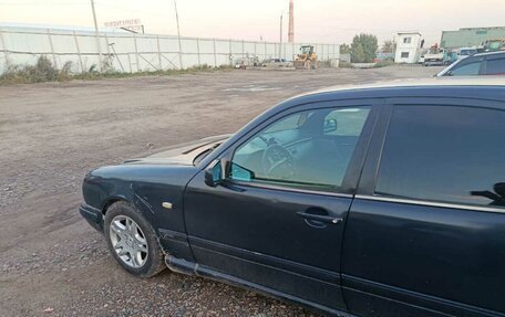 Mercedes-Benz E-Класс, 1997 год, 250 000 рублей, 5 фотография