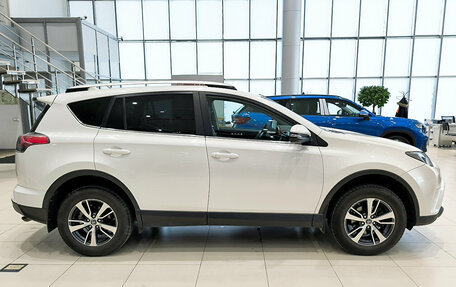 Toyota RAV4, 2017 год, 2 050 000 рублей, 8 фотография