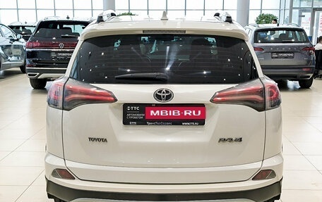 Toyota RAV4, 2017 год, 2 050 000 рублей, 10 фотография