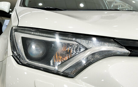 Toyota RAV4, 2017 год, 2 050 000 рублей, 21 фотография