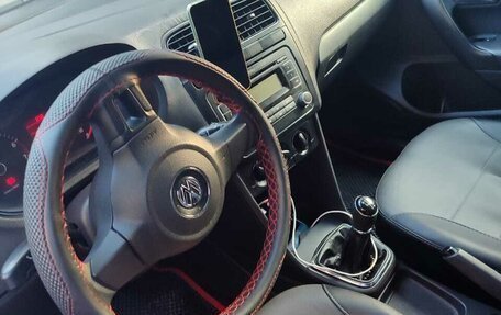 Volkswagen Polo VI (EU Market), 2011 год, 700 000 рублей, 6 фотография