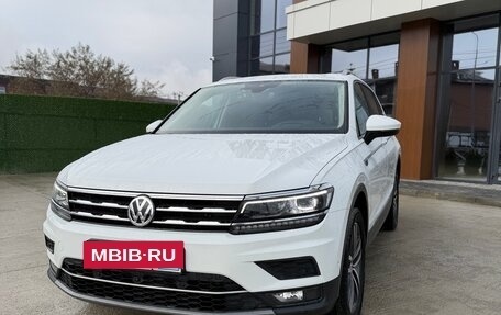 Volkswagen Touran III, 2020 год, 3 500 000 рублей, 2 фотография