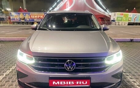 Volkswagen Tiguan II, 2021 год, 4 200 000 рублей, 3 фотография